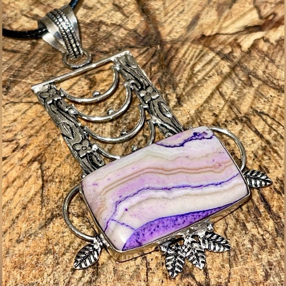 Beautiful Dyed Agate Pendant 2 7/8” - Picture 4 of 11